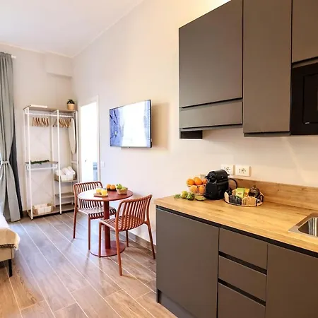 Luma - 2 Steps Metro - Duomo&linate Direct - Ac - Balcony Apartment Milan