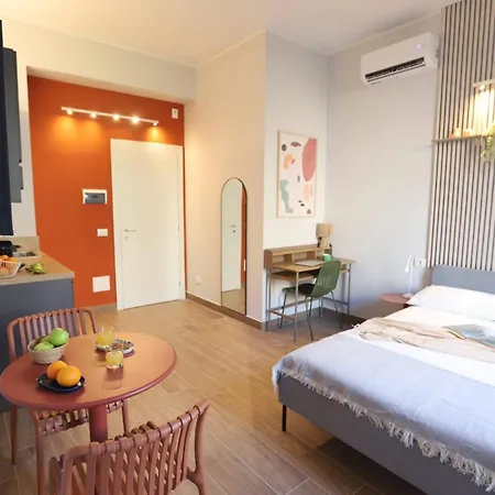 Luma - 2 Steps Metro - Duomo&linate Direct - Ac - Balcony Apartment Milan